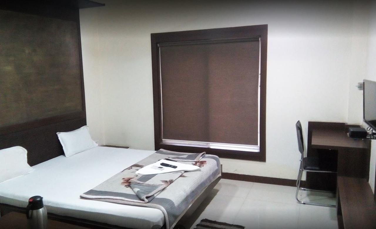 City Surya Hotel คยา ภายนอก รูปภาพ